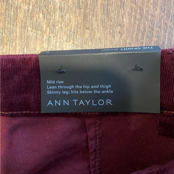 NWT Ann Taylor Curvy Skinny Mid Rise Burgundy Jeans Size 8 - Picture 7 of 11